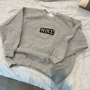 Vintage Nike Crewneck Gray Embroidered NIKE logo white tag Large